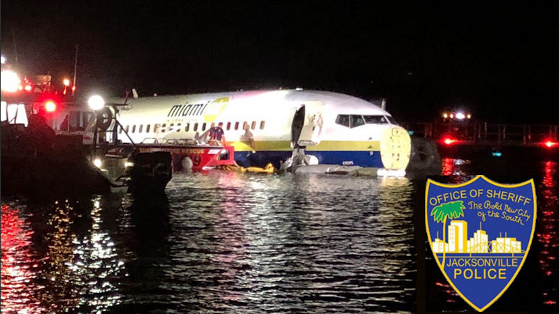 Boeing 737 Overshoots Runway Into Florida River